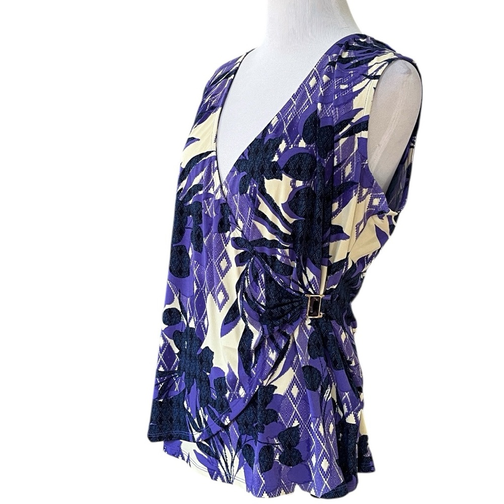 JACLYN SMITH SLIM AND SMOOTH SLEEVELESS TOP JEWELED BUCKLE ACCENT PUR SZ L NEW